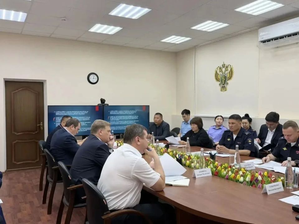 В прокуратуре Калмыкии обсудили вопросы противодействия коррупции В прокуратуре Калмыкии обсудили вопросы противодействия коррупции