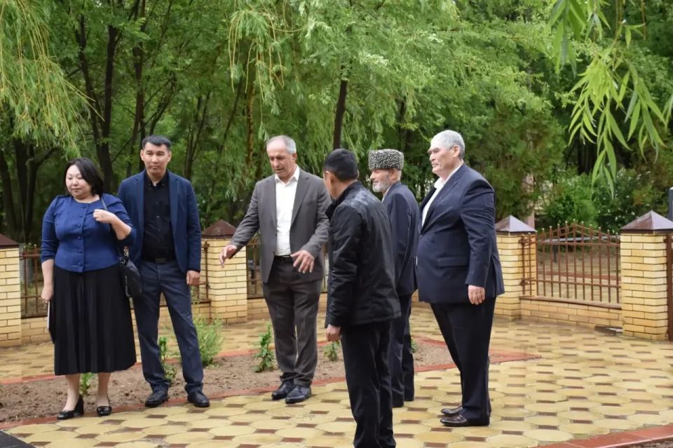 29 мая в поселке Прикумский прошли торжества, посвященные 75-летию Черноземельского района 29 мая в поселке Прикумский прошли торжества, посвященные 75-летию Черноземельского района