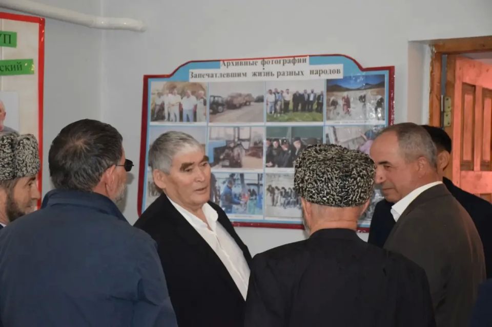 29 мая в поселке Прикумский прошли торжества, посвященные 75-летию Черноземельского района 29 мая в поселке Прикумский прошли торжества, посвященные 75-летию Черноземельского района