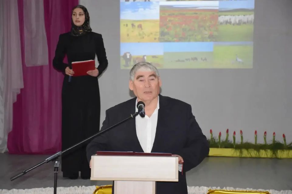 29 мая в поселке Прикумский прошли торжества, посвященные 75-летию Черноземельского района 29 мая в поселке Прикумский прошли торжества, посвященные 75-летию Черноземельского района
