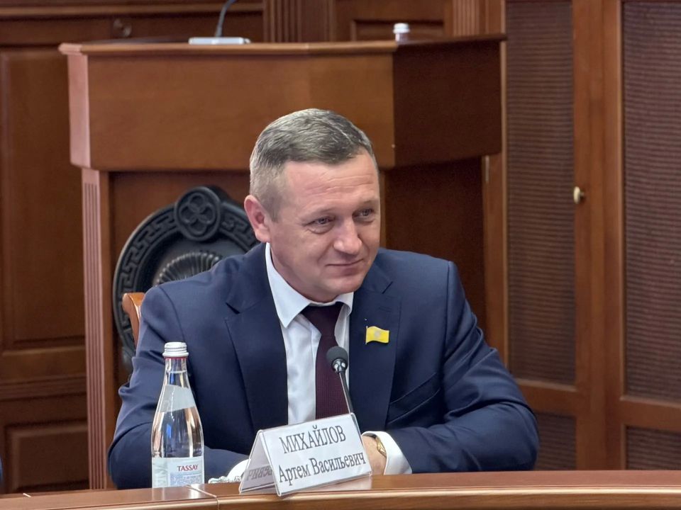 Глава Республики Калмыкия Бату Хасиков и губернатор Тульской области Дмитрий Миляев подписали Соглашение о сотрудничестве в торгово-экономической, научно-технической, культурной и других сферах Глава Республики Калмыкия Бату Хасиков и губернатор Тульской области Дмитрий Миляев подписали Соглашение о сотрудничестве в торгово-экономической, научно-технической, культурной и других сферах