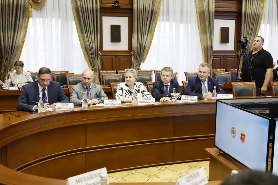 Бату Хасиков: В Калмыкию с рабочим визитом прибыла делегация Тульской области во главе с губернатором Дмитрием Вячеславовичем Миляевым Бату Хасиков: В Калмыкию с рабочим визитом прибыла делегация Тульской области во главе с губернатором Дмитрием Вячеславовичем Миляевым