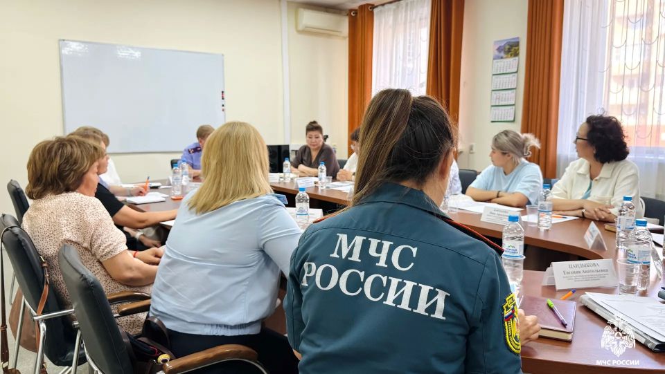 Психолог МЧС Калмыкии приняла участие в заседании межведомственной рабочей группы по вопросам организации психологической деятельности Психолог МЧС Калмыкии приняла участие в заседании межведомственной рабочей группы по вопросам организации психологической деятельности