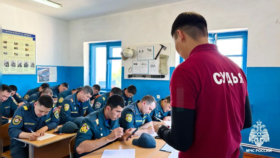 В Калмыкии определили лучшее звено ГДЗС В Калмыкии определили лучшее звено ГДЗС