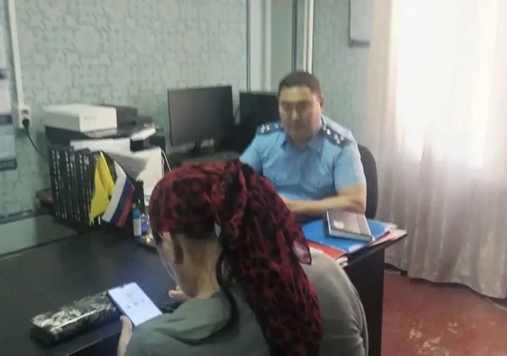 Прокурор Приютненского района провел выездной прием граждан, проживающих в с. Воробьевка Прокурор Приютненского района провел выездной прием граждан, проживающих в с. Воробьевка