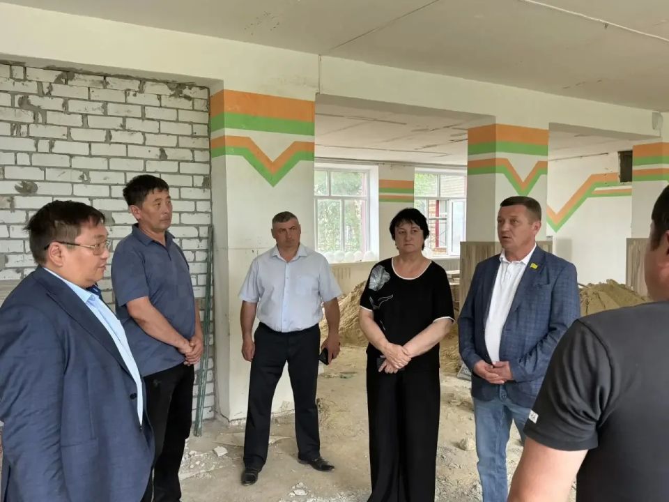Депутаты Народного Хурала Калмыкии уделяют пристальное внимание парламентскому контролю за капитальным ремонтом школ Депутаты Народного Хурала Калмыкии уделяют пристальное внимание парламентскому контролю за капитальным ремонтом школ