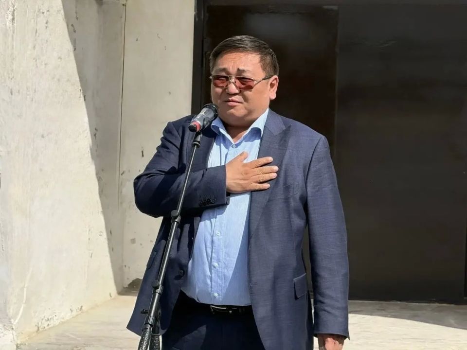 В Приютненском районе открыли мемориальные плиты погибшим участникам СВО В Приютненском районе открыли мемориальные плиты погибшим участникам СВО