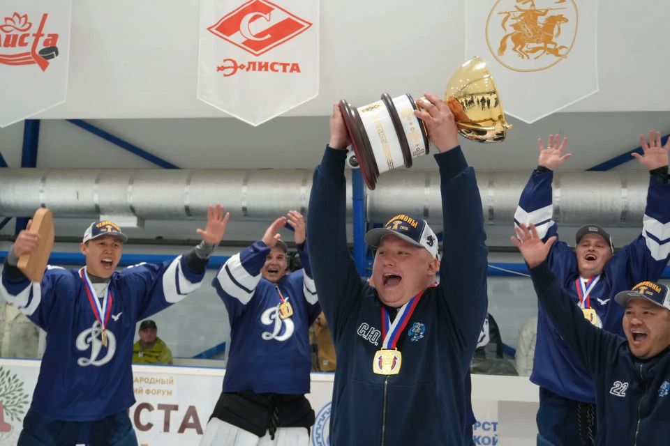 Лучший тренер турнира «Кубок Джунгара» (сезон 2025-2026) - Юрий Смолин
