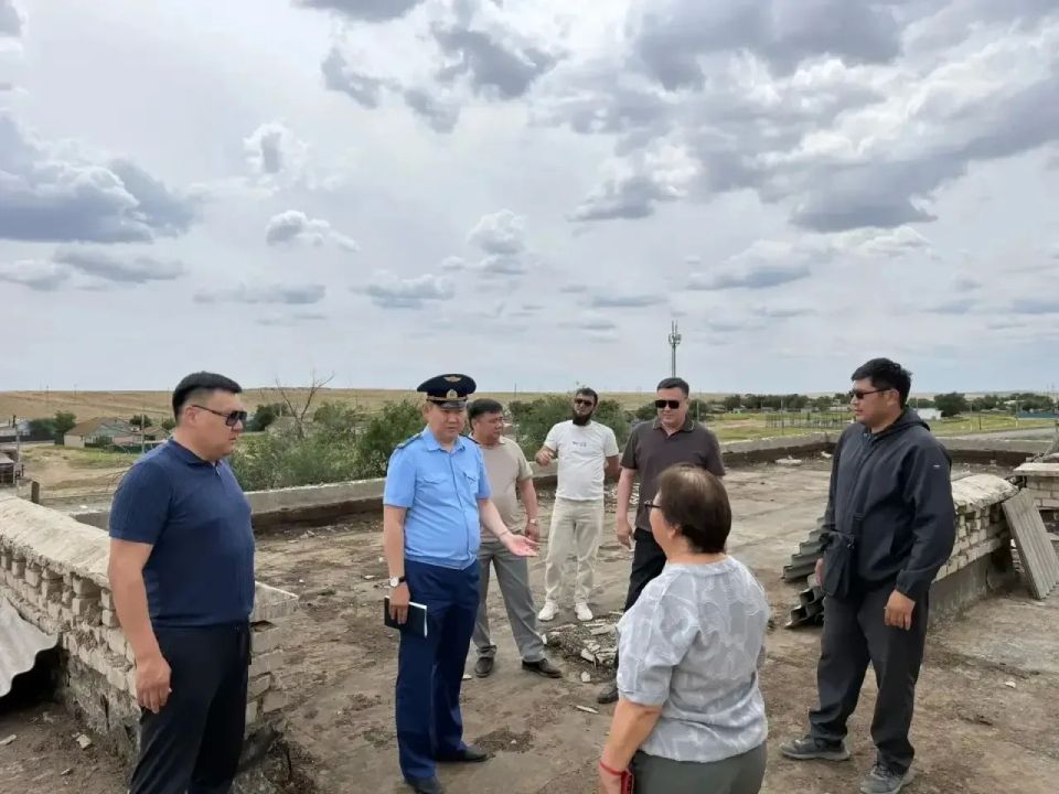 Прокуратура Яшкульского района контролирует ход капитального ремонта образовательных учреждений Прокуратура Яшкульского района контролирует ход капитального ремонта образовательных учреждений