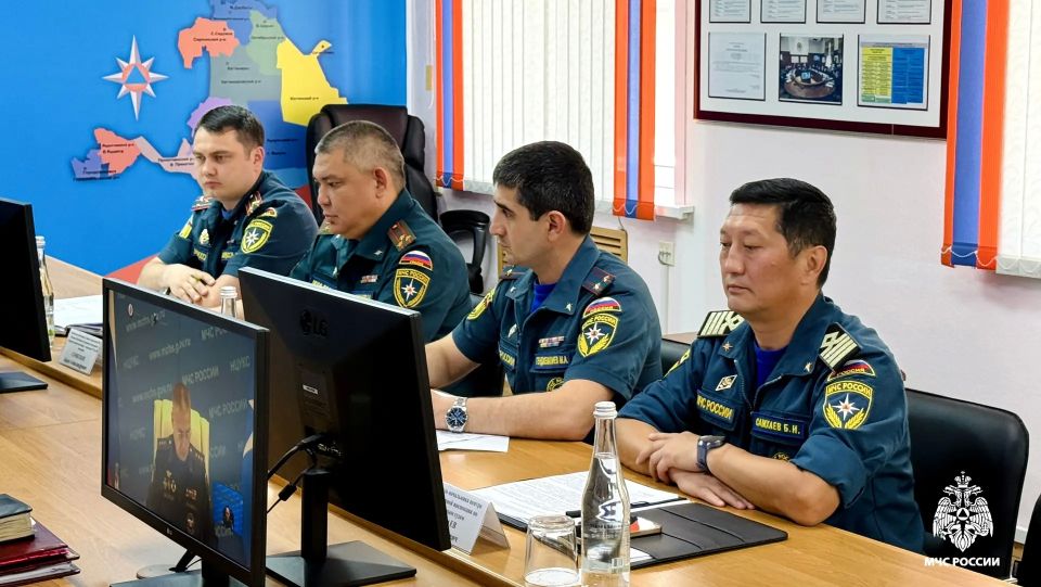 Начальник чрезвычайного ведомства Калмыкии принял участие в заседании Совета руководителей территориальных органов МЧС России Южного федерального округа Начальник чрезвычайного ведомства Калмыкии принял участие в заседании Совета руководителей территориальных органов МЧС России Южного федерального округа