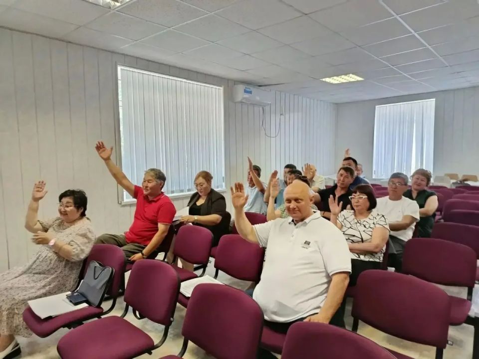 Заместитель Председателя Народного Хурала (Парламента) Республики Калмыкия Николай Нуров принял участие в очередной сессии Собрания депутатов Ики-Бурульского районного муниципального образования Заместитель Председателя Народного Хурала (Парламента) Республики Калмыкия Николай Нуров принял участие в очередной сессии Собрания депутатов Ики-Бурульского районного муниципального образования