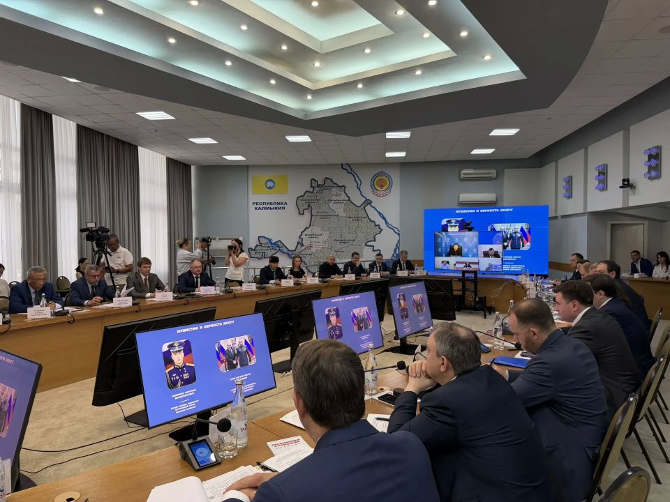 В столице Республики Калмыкия под председательством заместителя полномочного представителя Президента РФ в Южном федеральном округе Владимира Гурбы прошел ежегодный окружной семинар-совещание В столице Республики Калмыкия под председательством заместителя полномочного представителя Президента РФ в Южном федеральном округе Владимира Гурбы прошел ежегодный окружной семинар-совещание