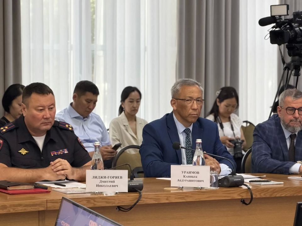 В столице Республики Калмыкия под председательством заместителя полномочного представителя Президента РФ в Южном федеральном округе Владимира Гурбы прошел ежегодный окружной семинар-совещание В столице Республики Калмыкия под председательством заместителя полномочного представителя Президента РФ в Южном федеральном округе Владимира Гурбы прошел ежегодный окружной семинар-совещание