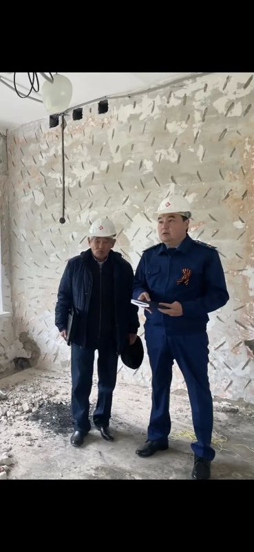 Прокуратура Ики-Бурульского района проверила ход капитального ремонта детского сада «Байрта» Прокуратура Ики-Бурульского района проверила ход капитального ремонта детского сада «Байрта»