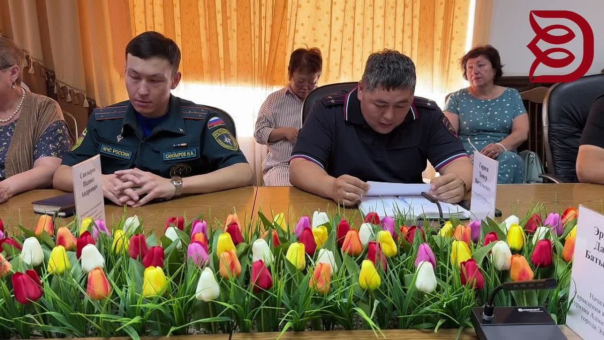 Еженедельное аппаратное совещание в Администрации города Элисты