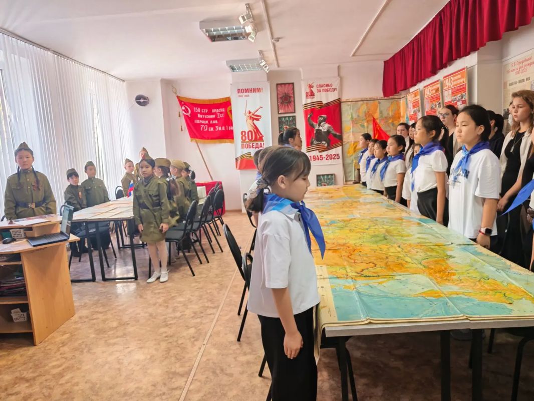 Сотрудник следственного управления СКР провел для школьников патриотическую акцию «Читаем детям о войне» Сотрудник следственного управления СКР провел для школьников патриотическую акцию «Читаем детям о войне»