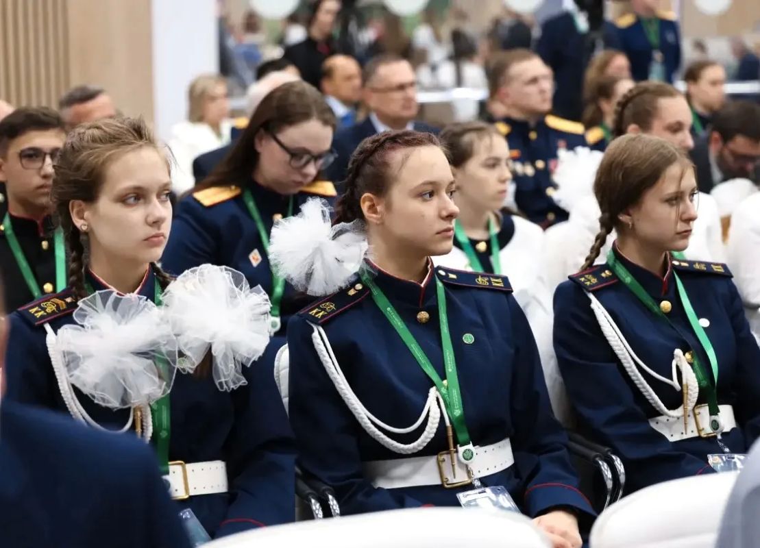 Сотрудники СК России приняли участие в дискуссионных сессиях XIV Петербургского международного юридического форума Сотрудники СК России приняли участие в дискуссионных сессиях XIV Петербургского международного юридического форума