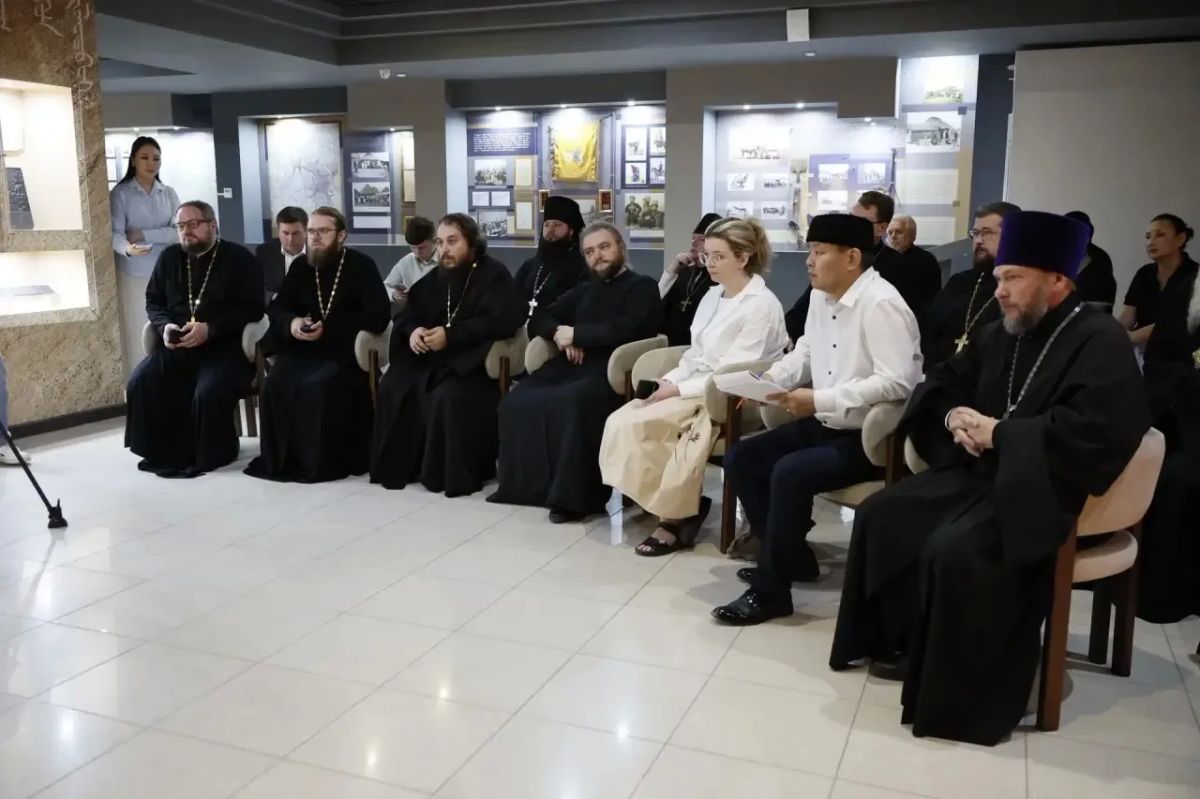Бату Хасиков: В Калмыкию с рабочим визитом прибыли православные просветители, в рамках подготовки к 80-летию Явления Христа Спасителя Бату Хасиков: В Калмыкию с рабочим визитом прибыли православные просветители, в рамках подготовки к 80-летию Явления Христа Спасителя