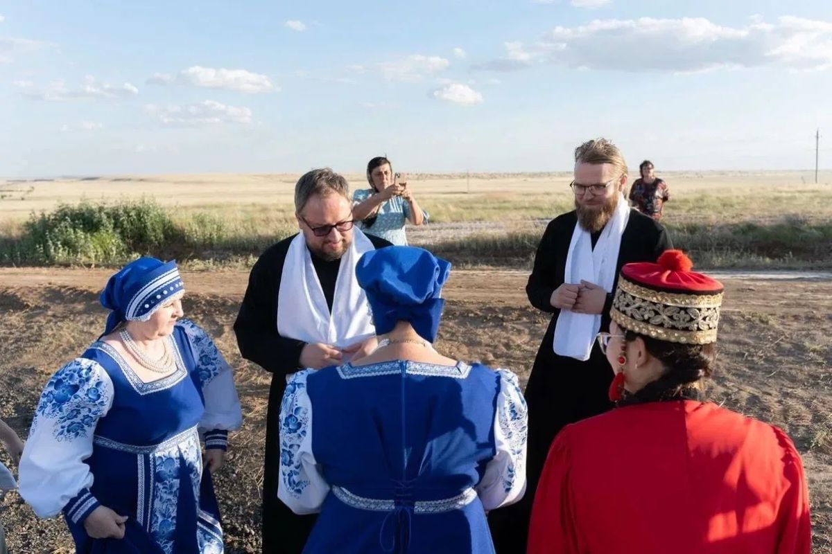В Калмыкии прошли первые мероприятия в рамках подготовки к 80-летию Явления Христа Спасителя В Калмыкии прошли первые мероприятия в рамках подготовки к 80-летию Явления Христа Спасителя