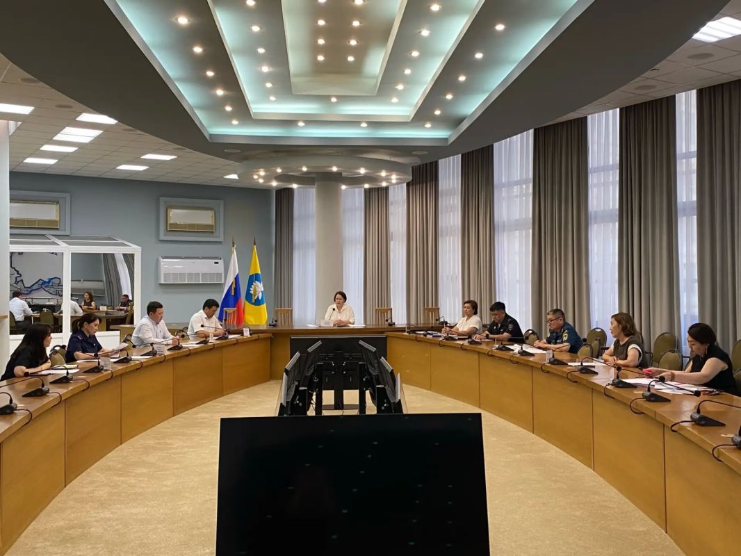 Сотрудник следственного управления принял участие в заседании Совета по правам ребенка при Главе Республики Калмыкия Сотрудник следственного управления принял участие в заседании Совета по правам ребенка при Главе Республики Калмыкия
