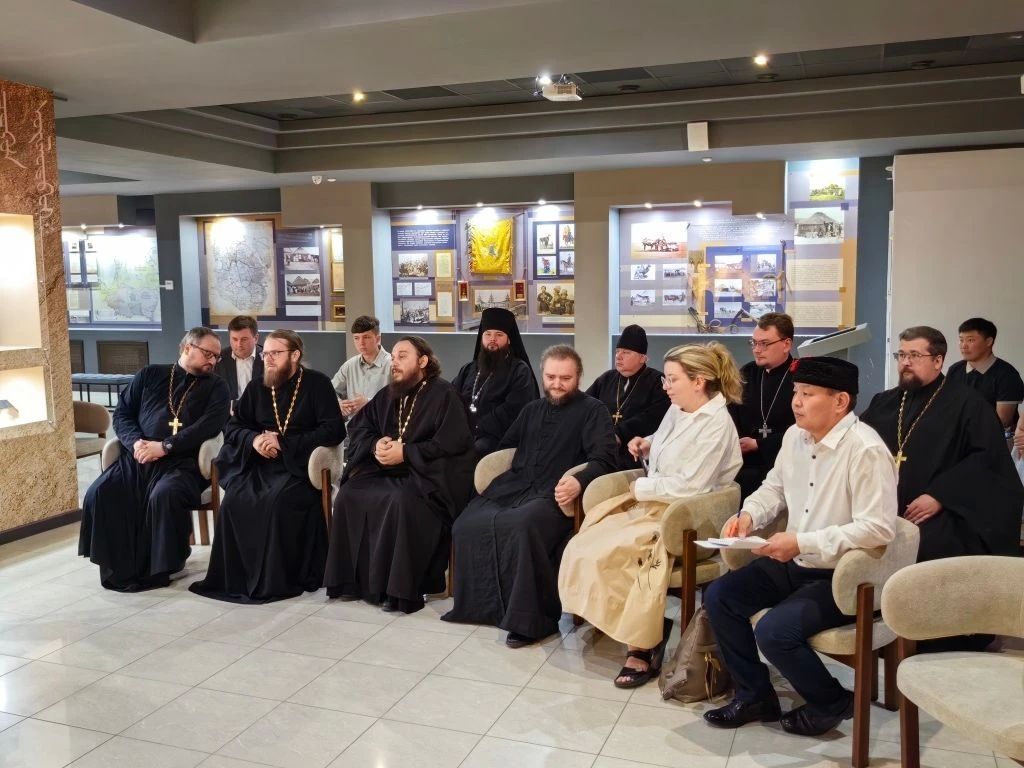 В Калмыкии прошли первые мероприятия в рамках подготовки к 80-летию Явления Христа Спасителя В Калмыкии прошли первые мероприятия в рамках подготовки к 80-летию Явления Христа Спасителя