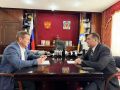 Вопросы защиты избирательных прав граждан и поддержки участников специальной военной операции стали главными темами рабочей встречи Председателя Народного Хурала (Парламента) Республики Калмыкия Артема Михайлова с...