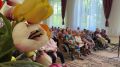 Молодой исполнитель Артур Петяев дал концерт в Элистинском домеинтернате для престарелых и инвалидов