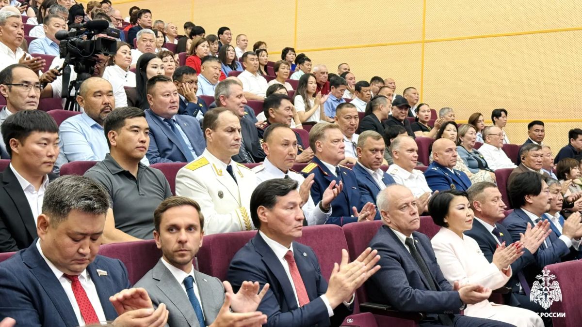 В преддверии большого праздника, в государственной филармонии имени А.Н. Манджиева состоялось торжественное собрание, посвященное 106-й годовщине образования автономии Республики Калмыкия В преддверии большого праздника, в государственной филармонии имени А.Н. Манджиева состоялось торжественное собрание, посвященное 106-й годовщине образования автономии Республики Калмыкия