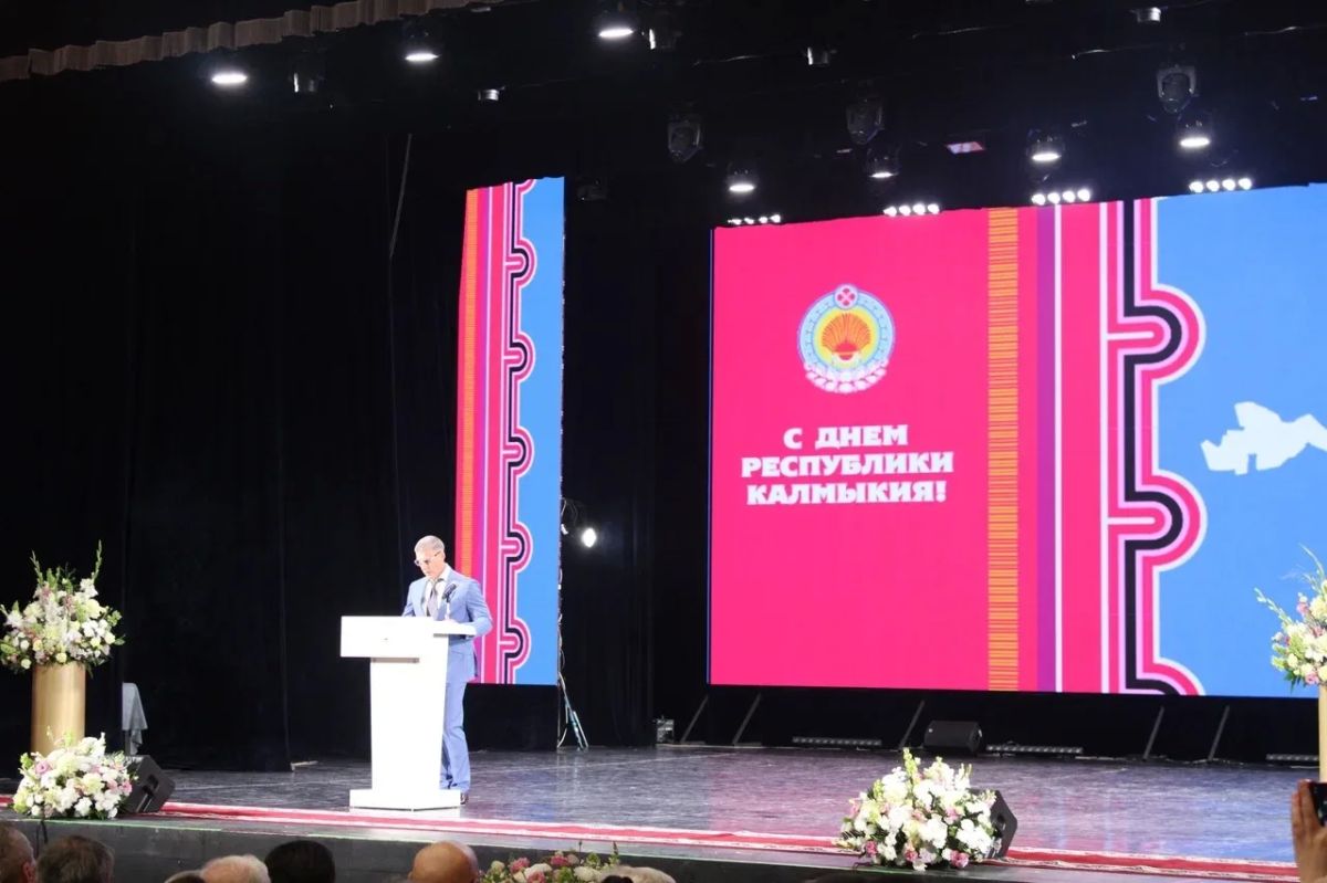 Сегодня в Калмыцкой государственной филармонии состоялось торжественное мероприятие, посвященное 106-й годовщине образования автономии Республики Калмыкия Сегодня в Калмыцкой государственной филармонии состоялось торжественное мероприятие, посвященное 106-й годовщине образования автономии Республики Калмыкия