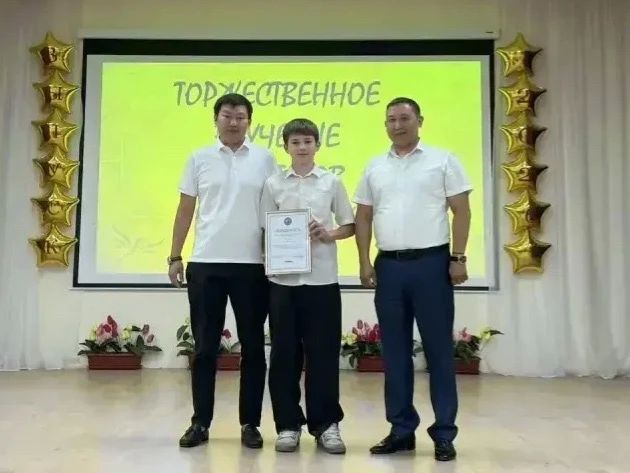 Сегодня у футболиста из Антрацита Евгения Кравцова состоялся последний экзамен ОГЭ