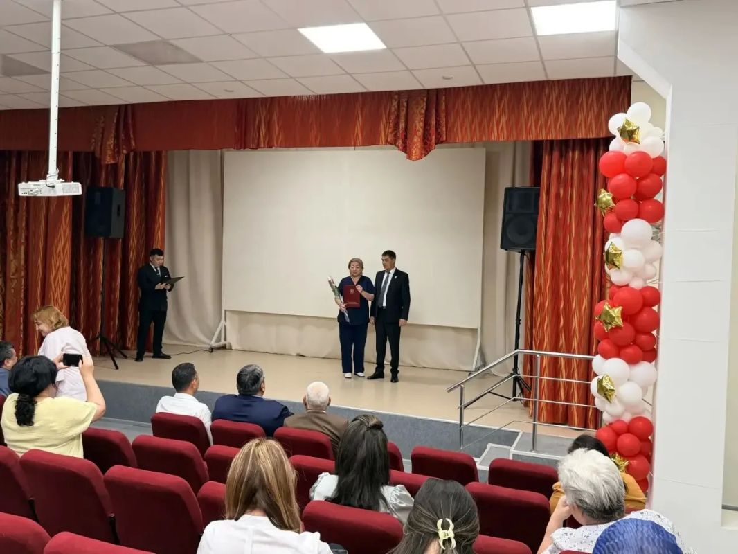 В Калмыкии продолжаются торжественные мероприятия, приуроченные ко Дню Республики В Калмыкии продолжаются торжественные мероприятия, приуроченные ко Дню Республики