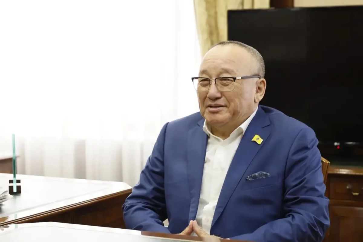 В преддверии Дня Республики Глава региона Бату Хасиков отметил жителей, внесших значительный вклад в развитие Калмыкии В преддверии Дня Республики Глава региона Бату Хасиков отметил жителей, внесших значительный вклад в развитие Калмыкии