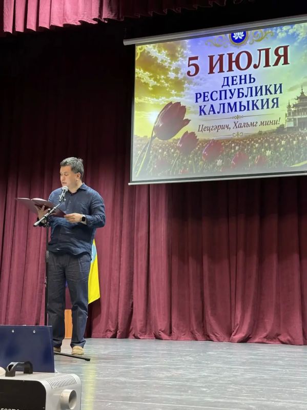 В праздничный день Министр здравоохранения Республики Калмыкия принял участие в памятных и торжественных мероприятиях, посвященных празднику, которые состоялись в Кетченеровском районе В праздничный день Министр здравоохранения Республики Калмыкия принял участие в памятных и торжественных мероприятиях, посвященных празднику, которые состоялись в Кетченеровском районе