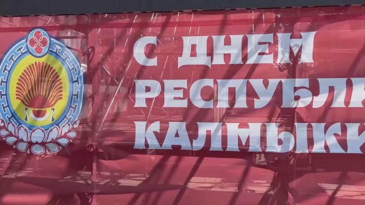 Тем временем в центре Элисты развернулась «Ярмарка мастеров»
