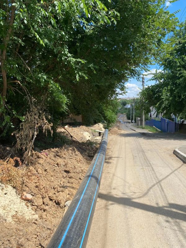 В столице республики продолжается капитальный ремонт наружного водопровода на улице 28ой Армии (участок от ул. Ипподромная, д. 2А до ул. Радонежского). Это важный проект для надёжного водоснабжения горожан - и сейчас на... В столице республики продолжается капитальный ремонт наружного водопровода на улице 28ой Армии (участок от ул. Ипподромная, д. 2А до ул. Радонежского). Это важный проект для надёжного водоснабжения горожан - и сейчас на...