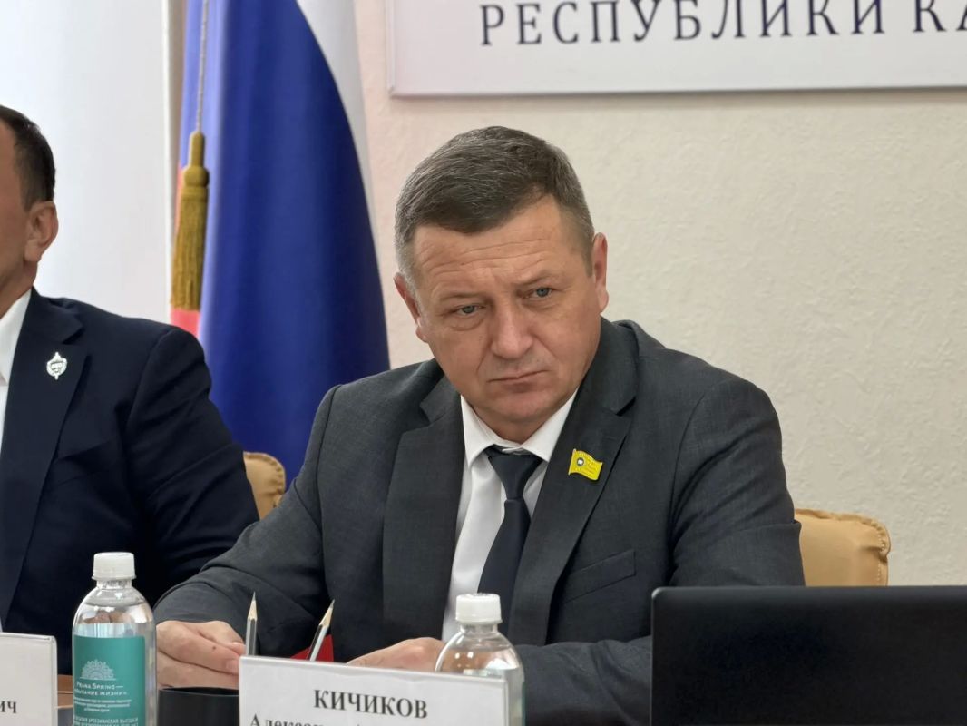 Председатель Народного Хурала (Парламента) Республики Калмыкия Артем Михайлов в режиме ВКС принял участие в пленарном заседании Государственной Думы Федерального Собрания Российской Федерации Председатель Народного Хурала (Парламента) Республики Калмыкия Артем Михайлов в режиме ВКС принял участие в пленарном заседании Государственной Думы Федерального Собрания Российской Федерации