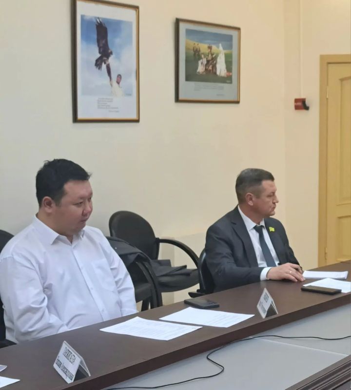 Спикер Народного Хурала (Парламента) Республики Калмыкия Артем Михайлов принял участие в совещании, посвященном подготовке и проведению мероприятий, приуроченных к 80-летию Явления Христа Спасителя в Элисте Спикер Народного Хурала (Парламента) Республики Калмыкия Артем Михайлов принял участие в совещании, посвященном подготовке и проведению мероприятий, приуроченных к 80-летию Явления Христа Спасителя в Элисте