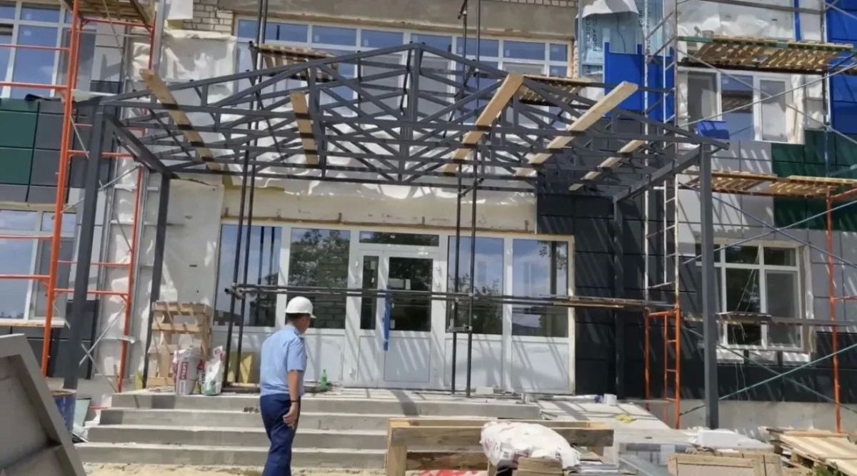 Прокурор Элисты проверил ход капремонта школ и детских садов города Прокурор Элисты проверил ход капремонта школ и детских садов города
