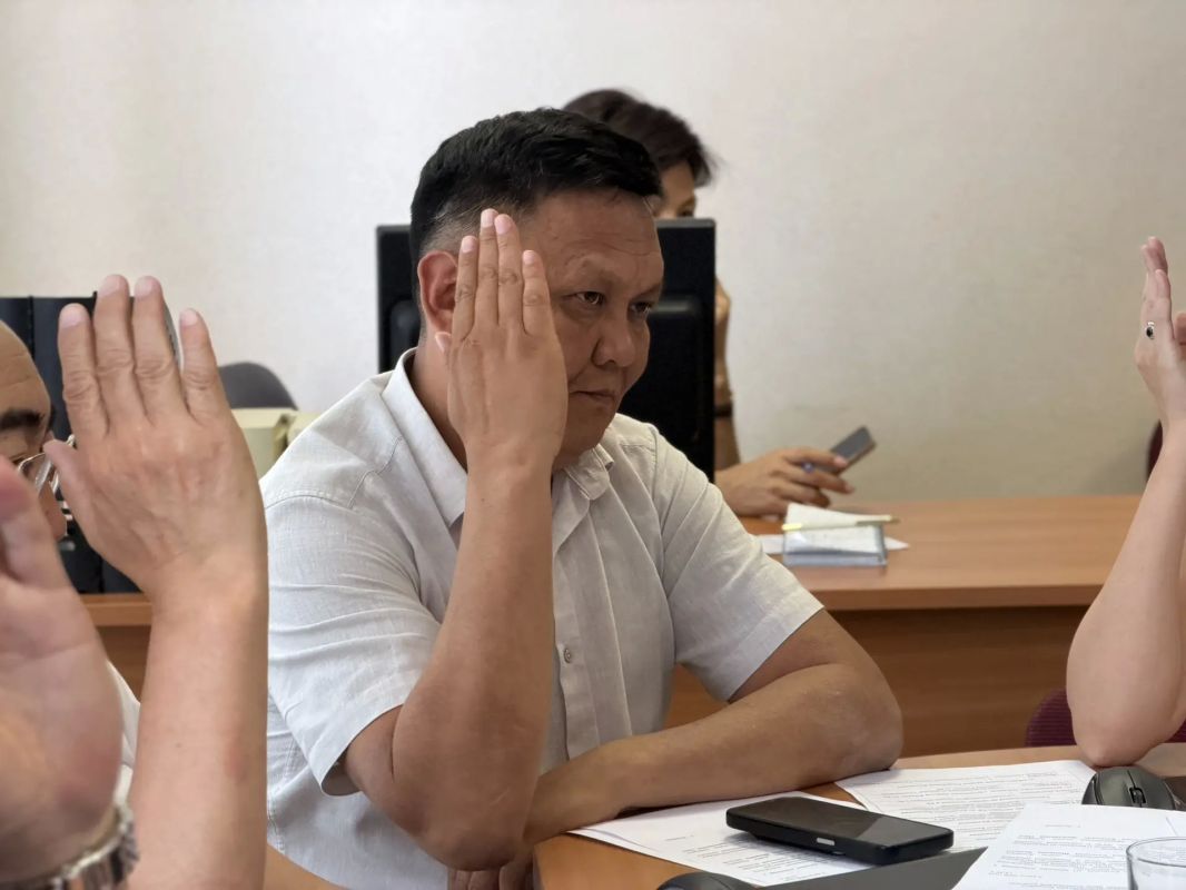 Состоялось заседание парламентского комитета по делам семьи, здравоохранению, труду и социальной политике под председательством Гиляны Эрднеевой Состоялось заседание парламентского комитета по делам семьи, здравоохранению, труду и социальной политике под председательством Гиляны Эрднеевой