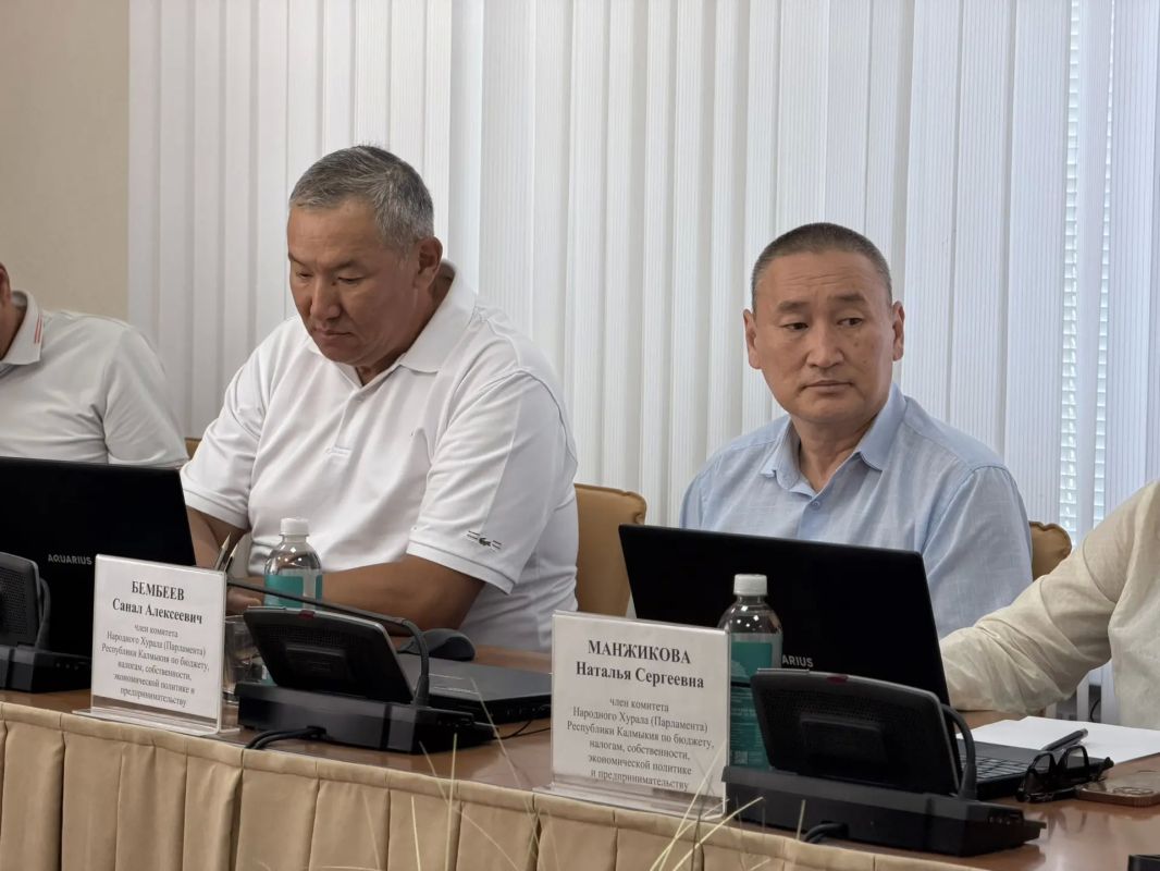 Сегодня состоялось заседание комитета Народного Хурала (Парламента) Республики Калмыкия по бюджету, налогам, собственности, экономической политике и предпринимательству под председательством Очира Халгаева Сегодня состоялось заседание комитета Народного Хурала (Парламента) Республики Калмыкия по бюджету, налогам, собственности, экономической политике и предпринимательству под председательством Очира Халгаева