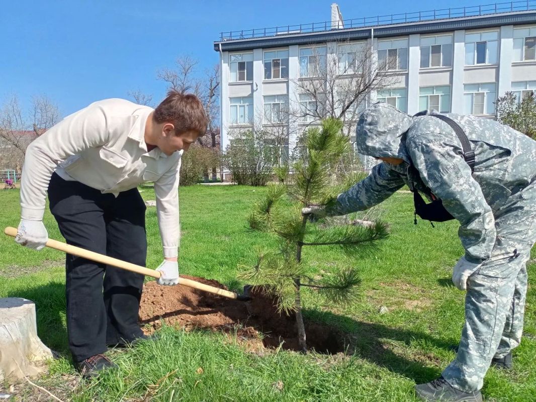 Рабочие будни в лесном хозяйстве — это череда напряжённых смен, где ритм задаёт не только план, но и сама природа Рабочие будни в лесном хозяйстве — это череда напряжённых смен, где ритм задаёт не только план, но и сама природа