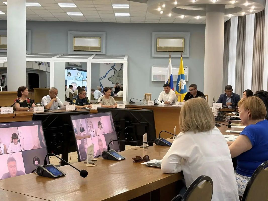 В Элисте сотрудник регионального следственного управления СК России принял участие в заседании республиканской комиссии по делам несовершеннолетних и защите их прав В Элисте сотрудник регионального следственного управления СК России принял участие в заседании республиканской комиссии по делам несовершеннолетних и защите их прав