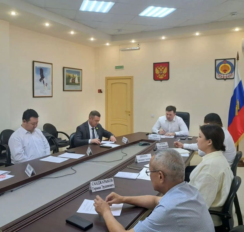 Прошло совещание под председательством руководителя Администрации Главы РК Кирилла Попова, посвященное торжествам, приуроченным к 80летию явления Христа Спасителя в Элисте Прошло совещание под председательством руководителя Администрации Главы РК Кирилла Попова, посвященное торжествам, приуроченным к 80летию явления Христа Спасителя в Элисте