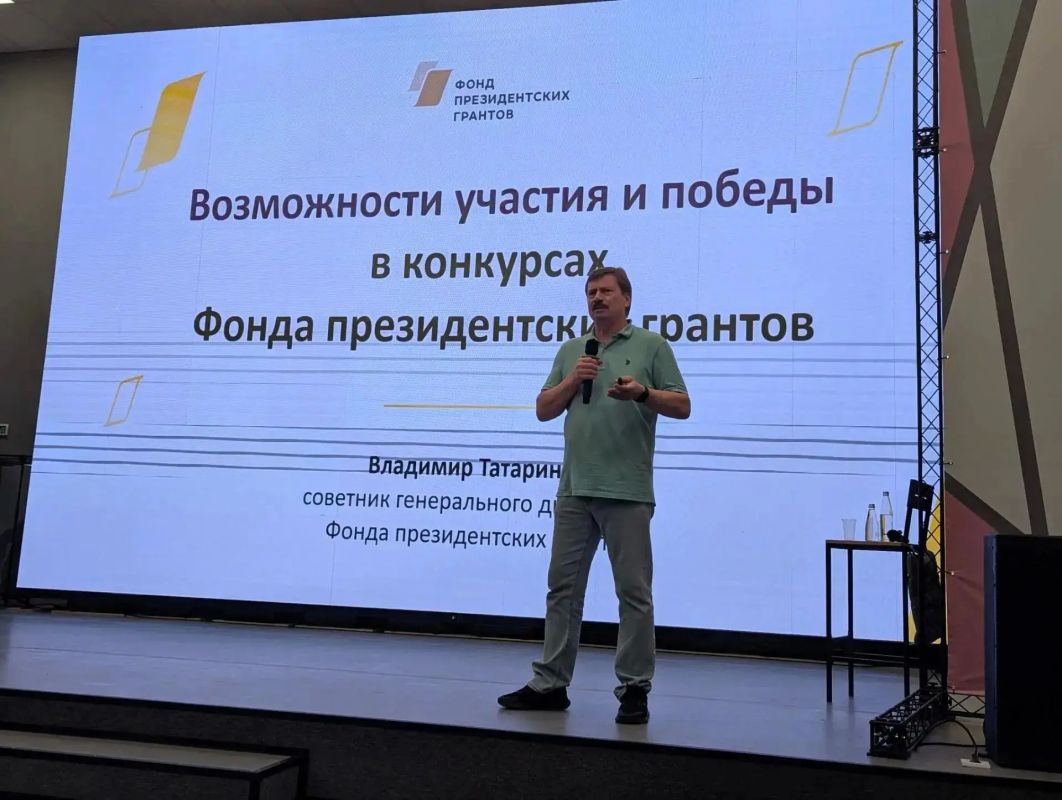 Советник генерального директора Фонда президентских грантов Владимир Татаринов провёл рабочую встречу в Оренбурге