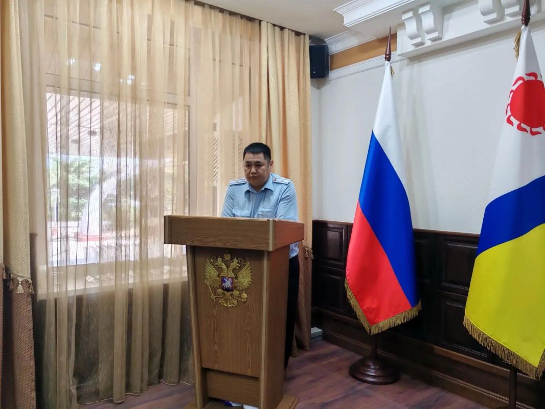 Сотрудники полиции продолжают неустанно напоминать гражданам о фактах дистанционного мошенничества Сотрудники полиции продолжают неустанно напоминать гражданам о фактах дистанционного мошенничества