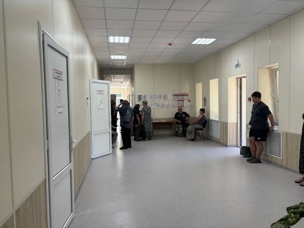 Мультидисциплинарная бригада врачей из Калмыкии прибыла в Антрацит Луганской народной республики и приступила к работе Мультидисциплинарная бригада врачей из Калмыкии прибыла в Антрацит Луганской народной республики и приступила к работе