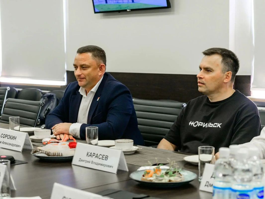 Делегация Элисты во главе с Максимом Сорокиным принимает участие в форуме «Добрые города» в городепобратиме ХантыМансийске! Делегация Элисты во главе с Максимом Сорокиным принимает участие в форуме «Добрые города» в городепобратиме ХантыМансийске!