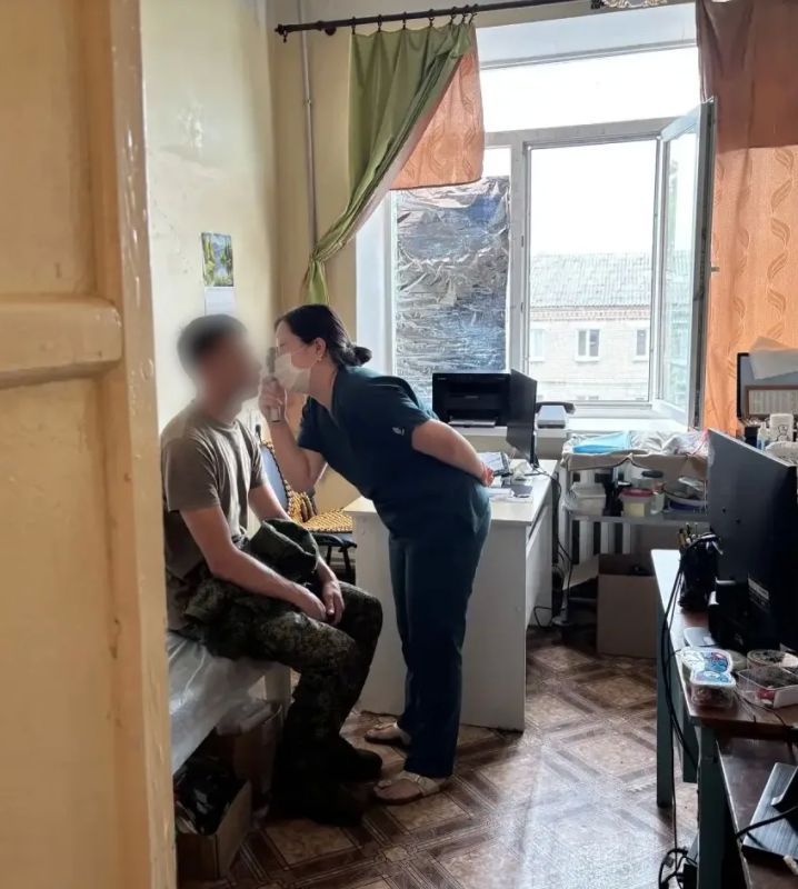 Калмыцкая бригада медиков продолжает работу в Антрацитовском районе подшефного региона Калмыцкая бригада медиков продолжает работу в Антрацитовском районе подшефного региона