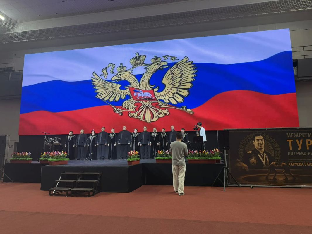 В элистинском спорткомплексе «Ойрат-Арена» был дан официальный старт Открытому межрегиональному турниру по греко-римской борьбе, посвященному памяти выдающегося земляка, прославленного борца Санджи Николаевича Каруева В элистинском спорткомплексе «Ойрат-Арена» был дан официальный старт Открытому межрегиональному турниру по греко-римской борьбе, посвященному памяти выдающегося земляка, прославленного борца Санджи Николаевича Каруева