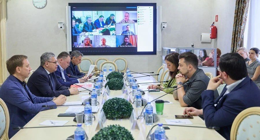 Рифат Сабитов подчеркнул необходимость развития отечественных нейросетей Рифат Сабитов подчеркнул необходимость развития отечественных нейросетей